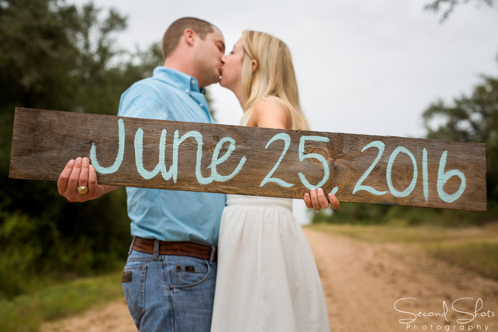 Rustic Country Engagement Photos-15